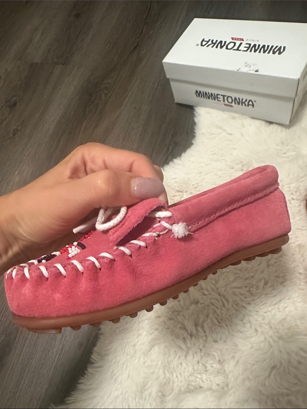 Minnetonka Pink Suede Girls shoes 13 - Picture 5 of 6